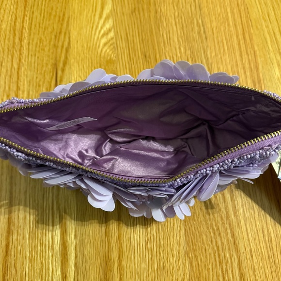 Viral Beaded Bag - Picture 7 of 8